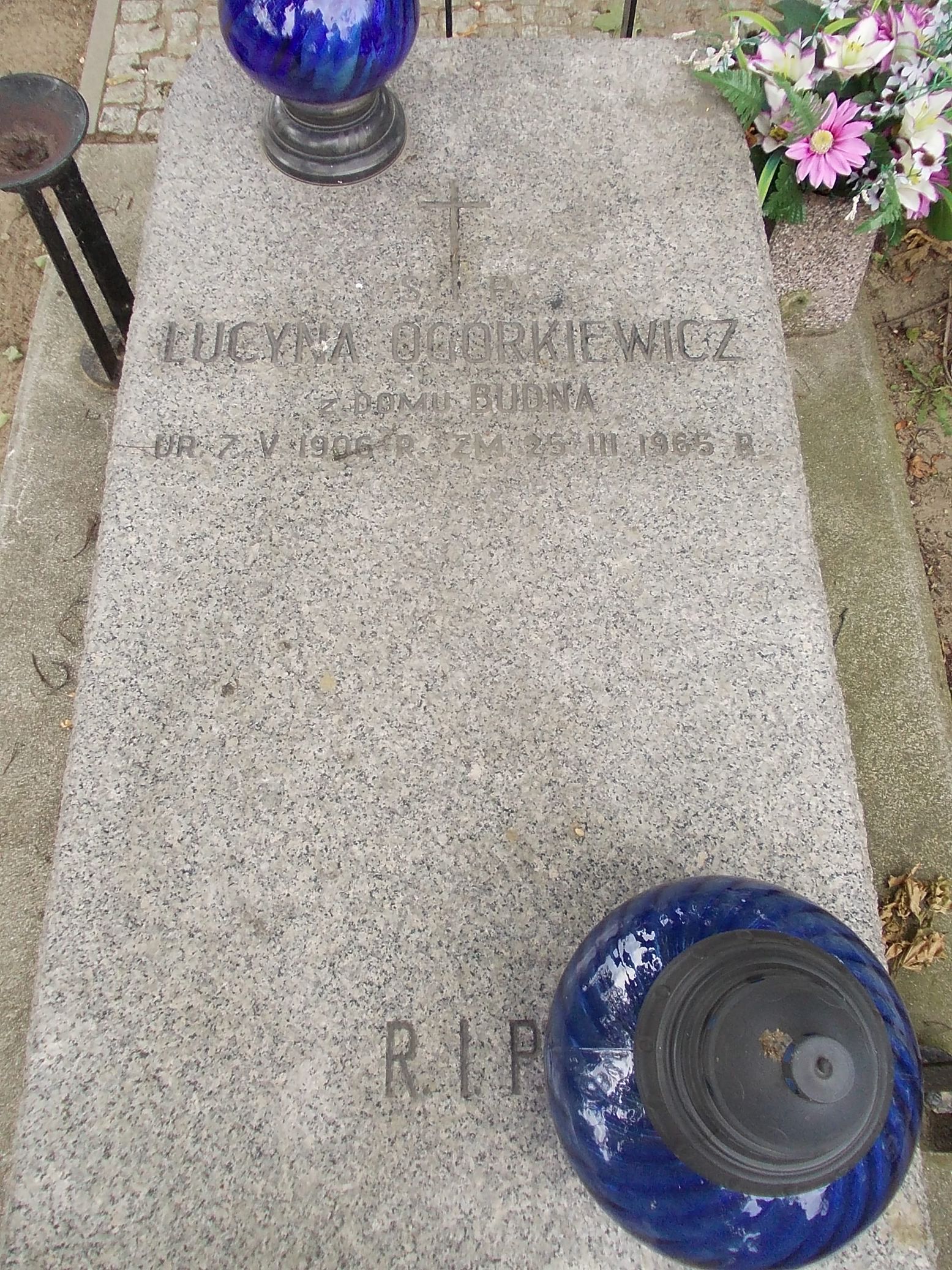 Grób Lucyna Ogórkiewicz